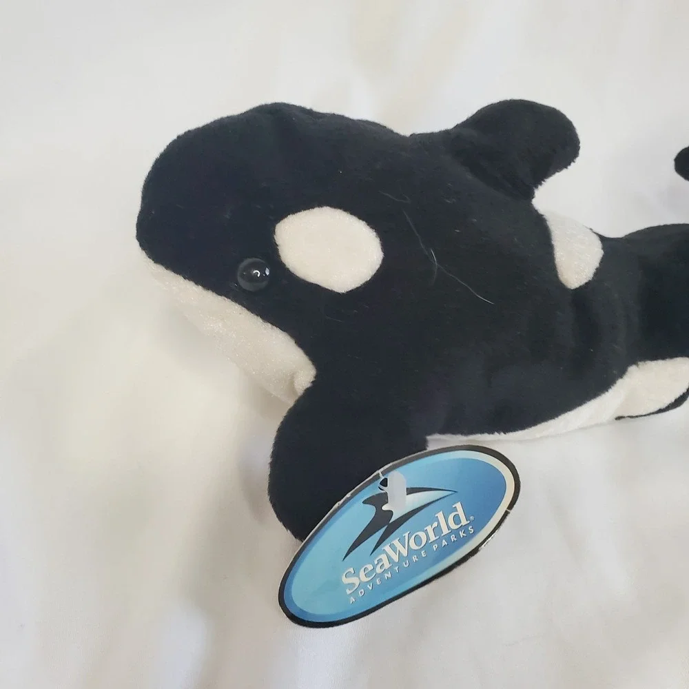 SeaWorld Shamu Orca Plush Stuffed Animal Black White Killer Whale 9 Inch Nwt